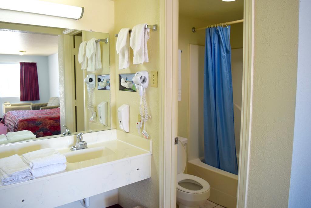 Countryside Inn Kaufman Екстериор снимка