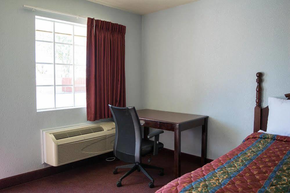 Countryside Inn Kaufman Екстериор снимка